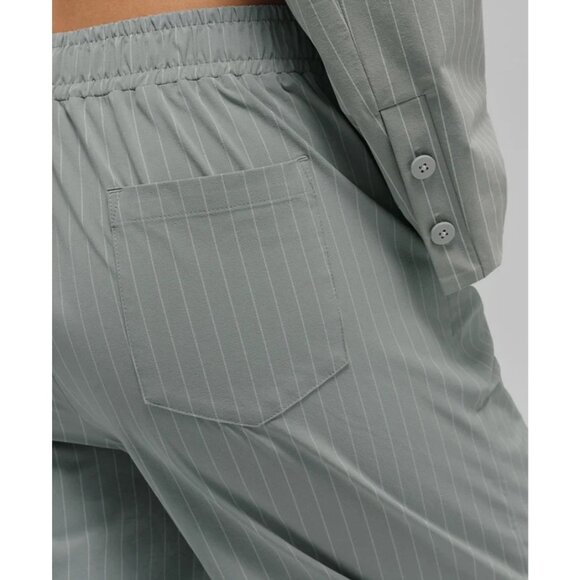 NWT Alo Yoga Pinstripe Daylight Boxer Pant in Lunar Grey White Relaxed Pants M - Picture 8 of 8